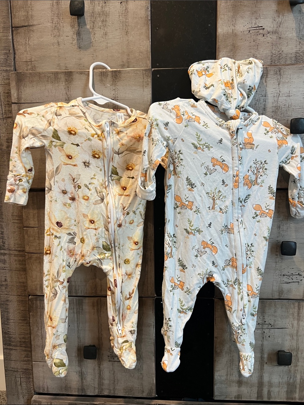 2 set bamboo onesies. 0-3m